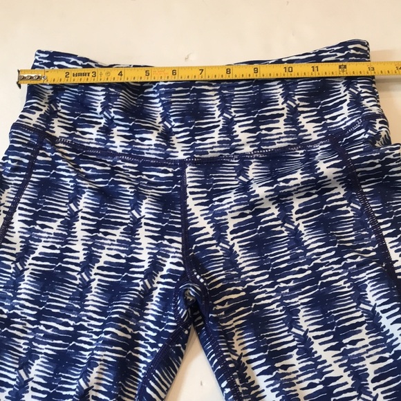 Vineyard Vines Watercolor Lines Printed Performance Leggings - Picture 6 of 11